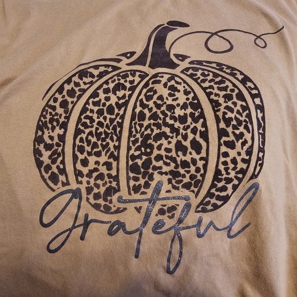 Maurices Brown Short Sleeve Tee with Pumpkin Design - Picture 4 of 6